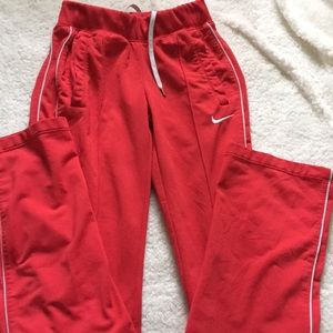 Nike pants with pockets.!